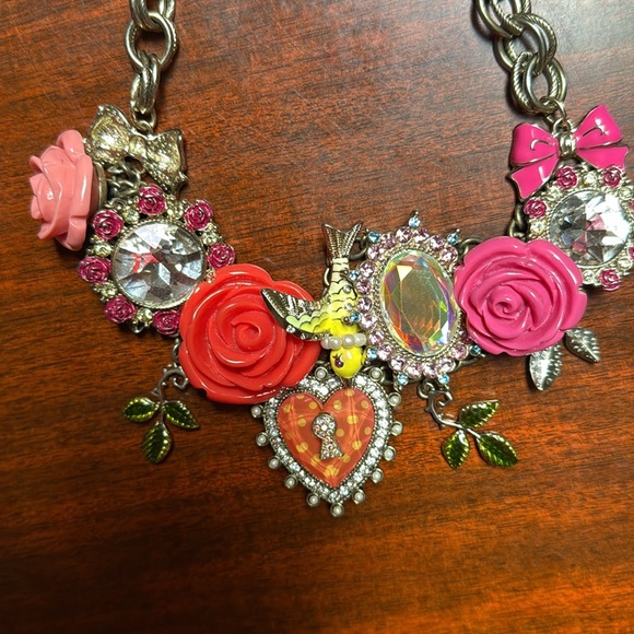 Betsey Johnson rare heart and lock necklace with box not original to necklace - Picture 8 of 9